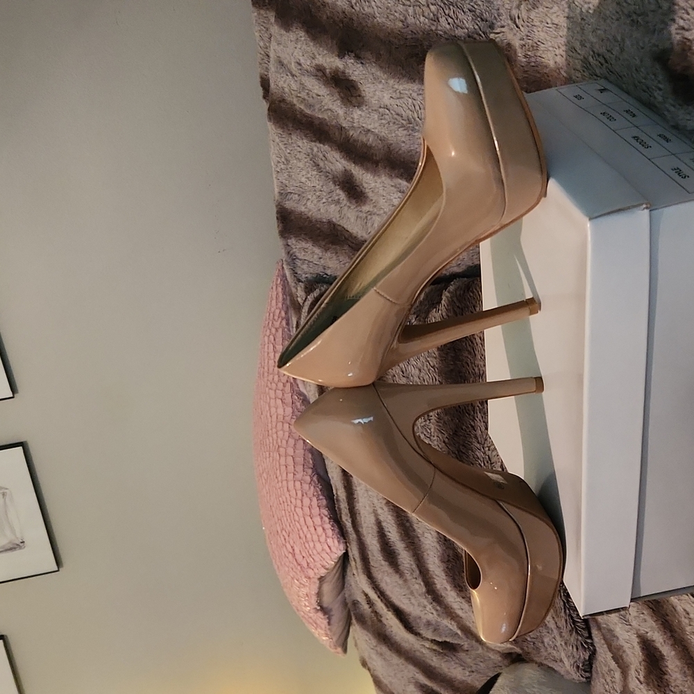 Heels - Picture 5 of 5